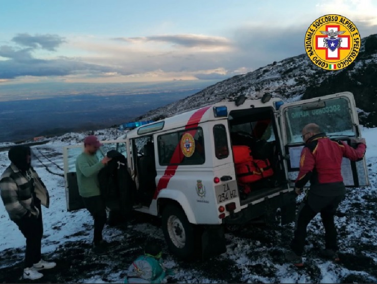 Escursionisti e turista tedesca bloccati sull’Etna, salvati dal Soccorso Alpino