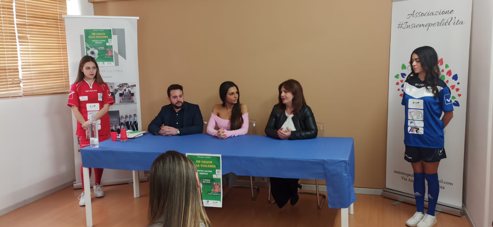 “Un calcio alla violenza”: presentata la partita di solidarietà per dire no ai maltrattamenti sulle donne “Un calcio alla violenza”: presentata la partita di solidarietà per dire no ai maltrattamenti sulle donne