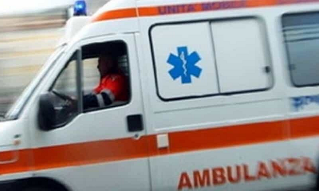 Botte alla compagna minorenne, arrestato 20enne: voleva farla abortire