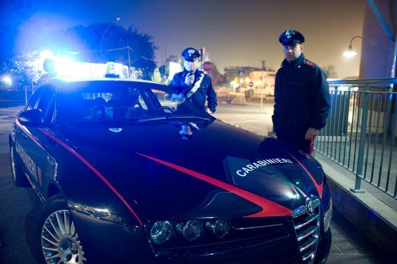 Donna terrorizzata chiama i carabinieri: l’ex marito ubriaco la minacciava in strada