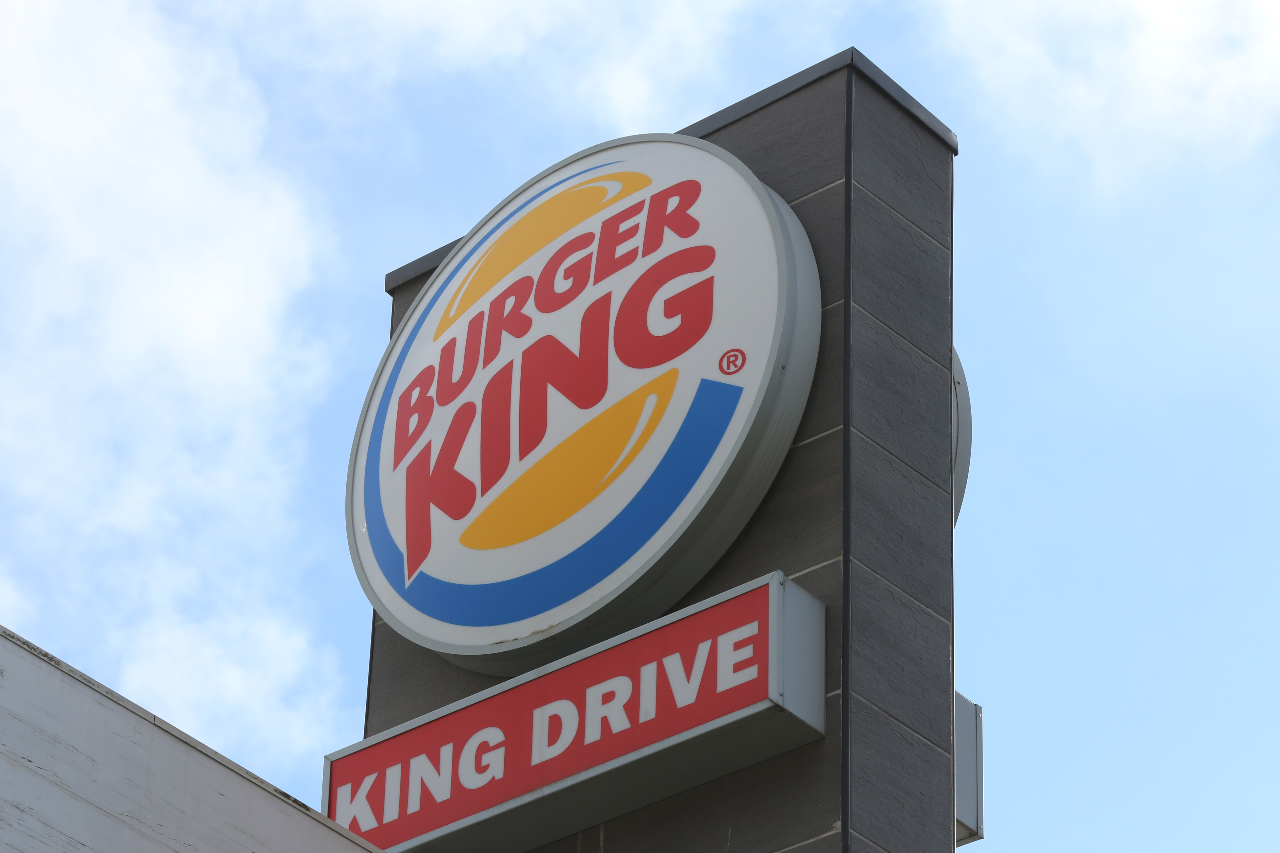 Lavoro, nuove assunzioni in Burger King: ecco come candidarsi