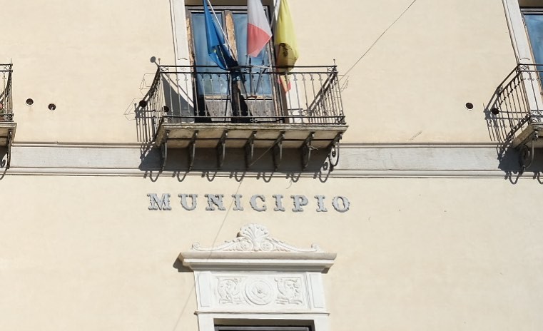 Favara, indagati impiegati assenteisti al Comune: l’accusa “false timbrature”