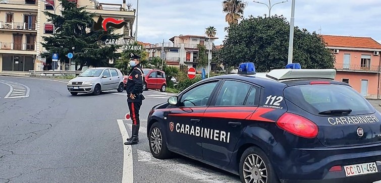 Dal caporalato allo scooter rubato, carabinieri in azione in tutta Catania: il bilancio dei controlli