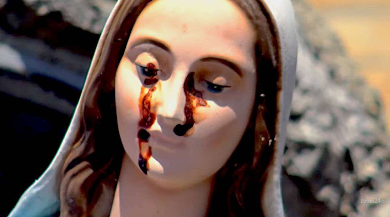 Sangue di maiale come lacrime della Madonna: “veggente” siciliana in fuga