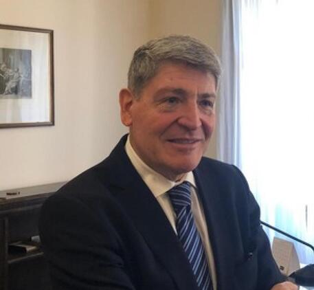 Migranti, il prefetto Valenti a Lampedusa