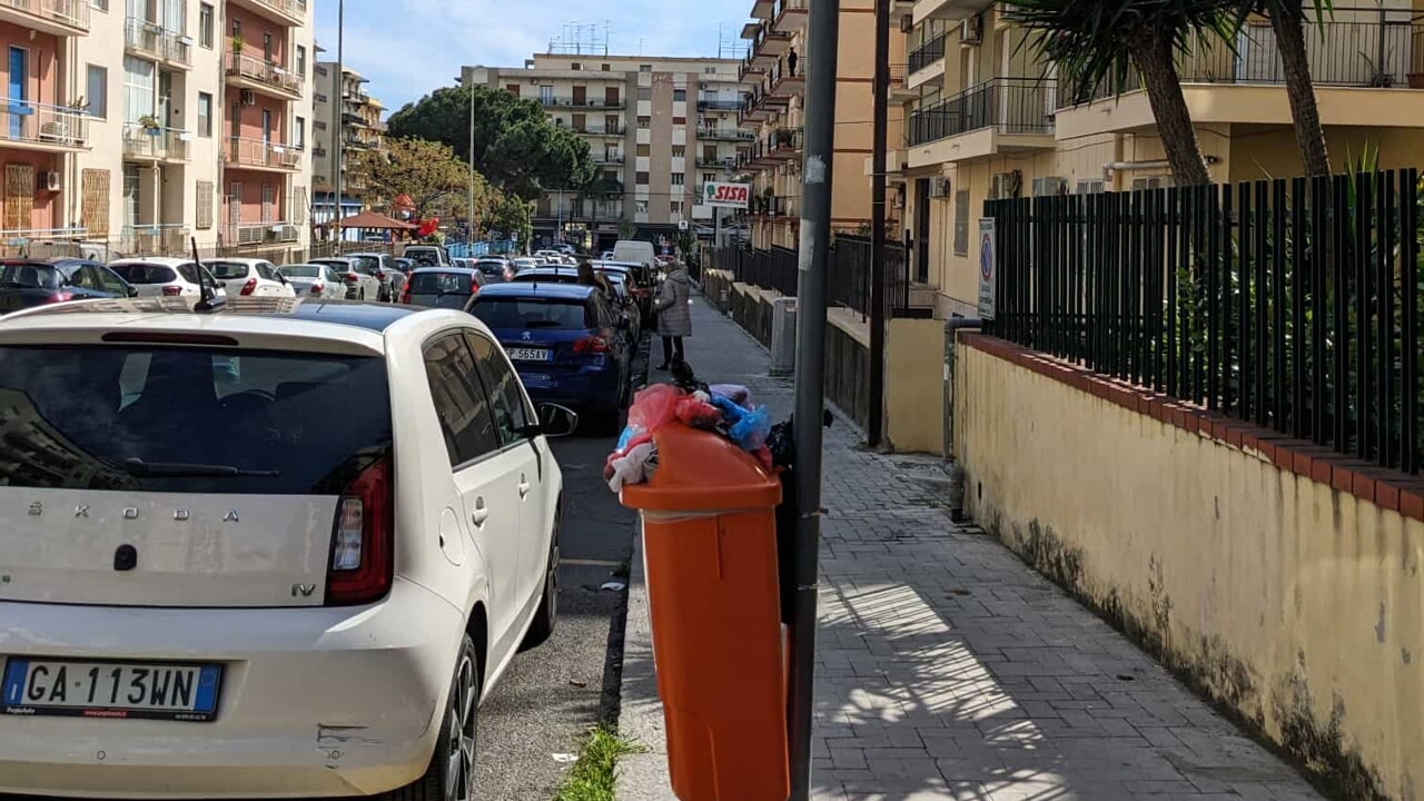 Catania, cestini per deiezioni canine insufficienti a Borgo-Sanzio: la denuncia