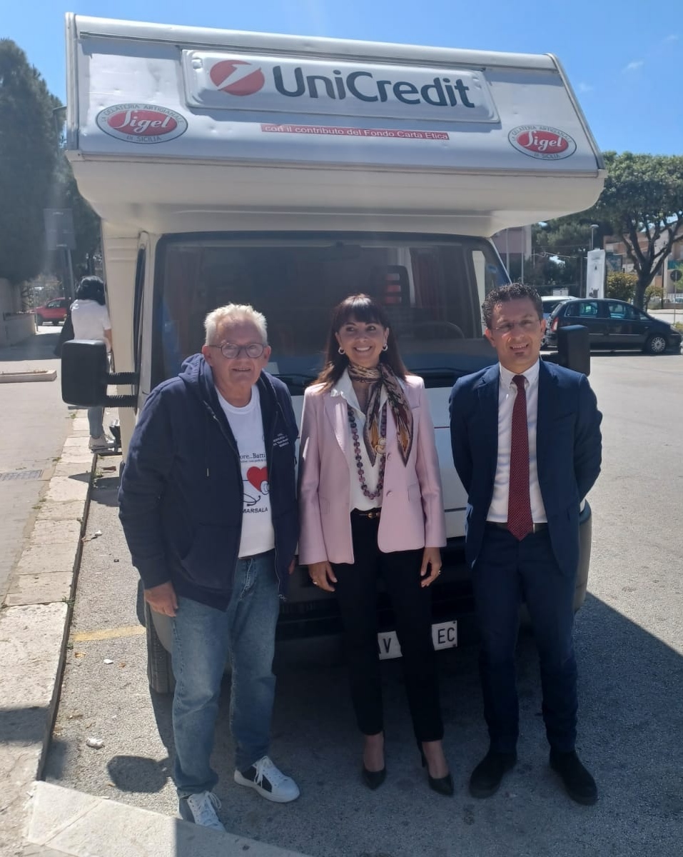 Marsala, UniCredit dona Camper sanitario