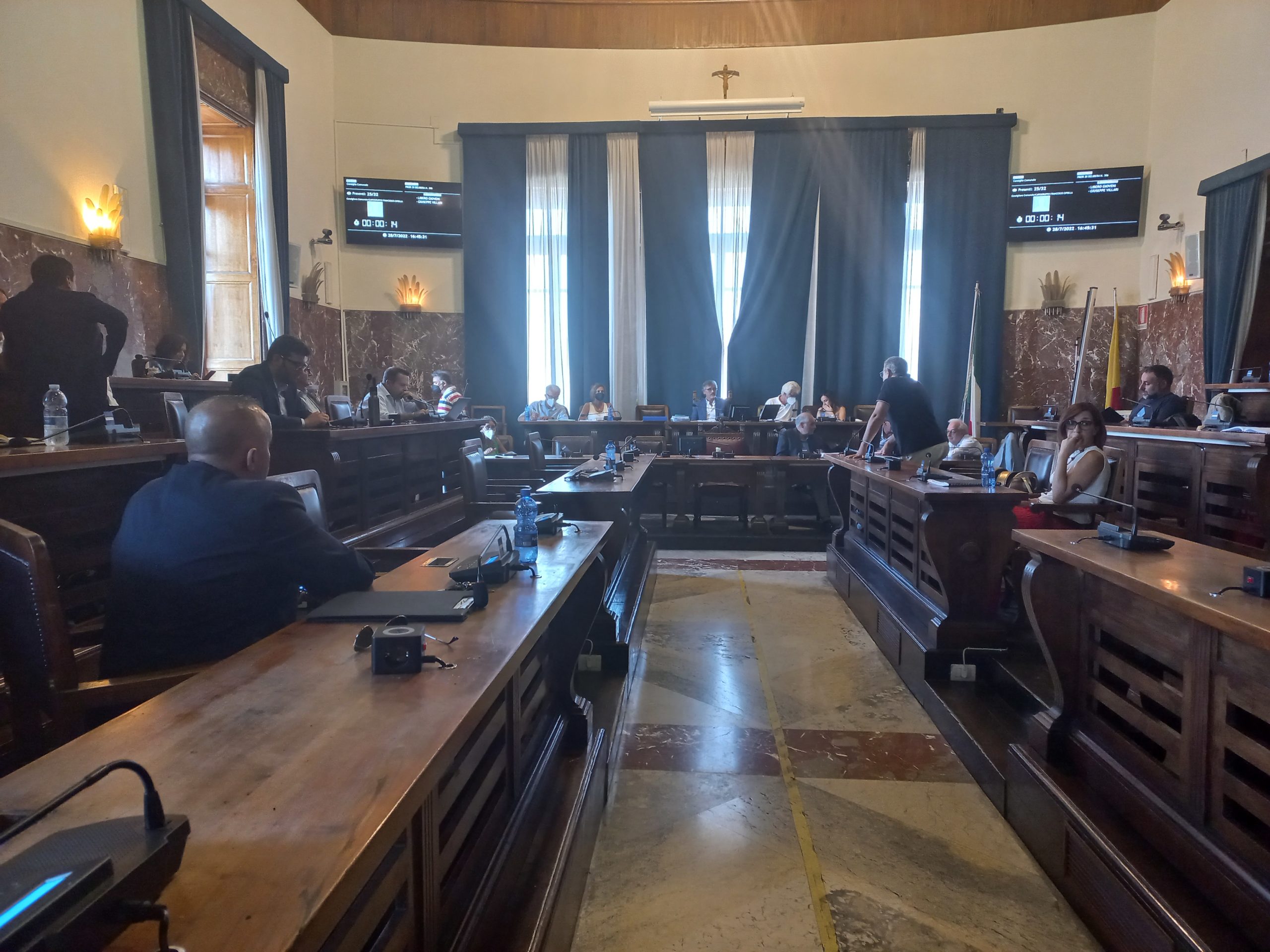 Messina, equilibri sempre più incerti in Consiglio comunale