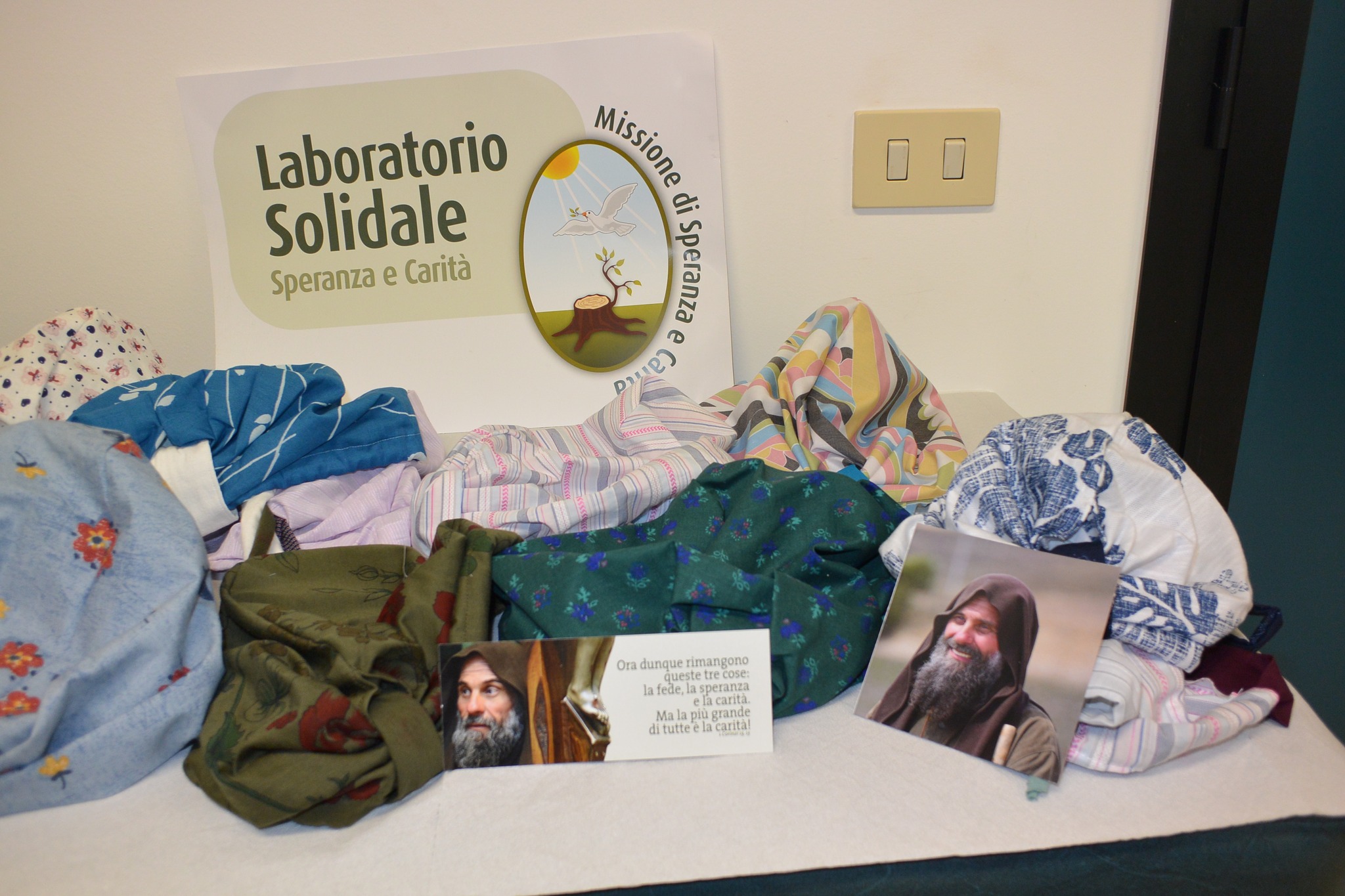 Enna, copricapi donati all’Oncologia dell’Umberto I