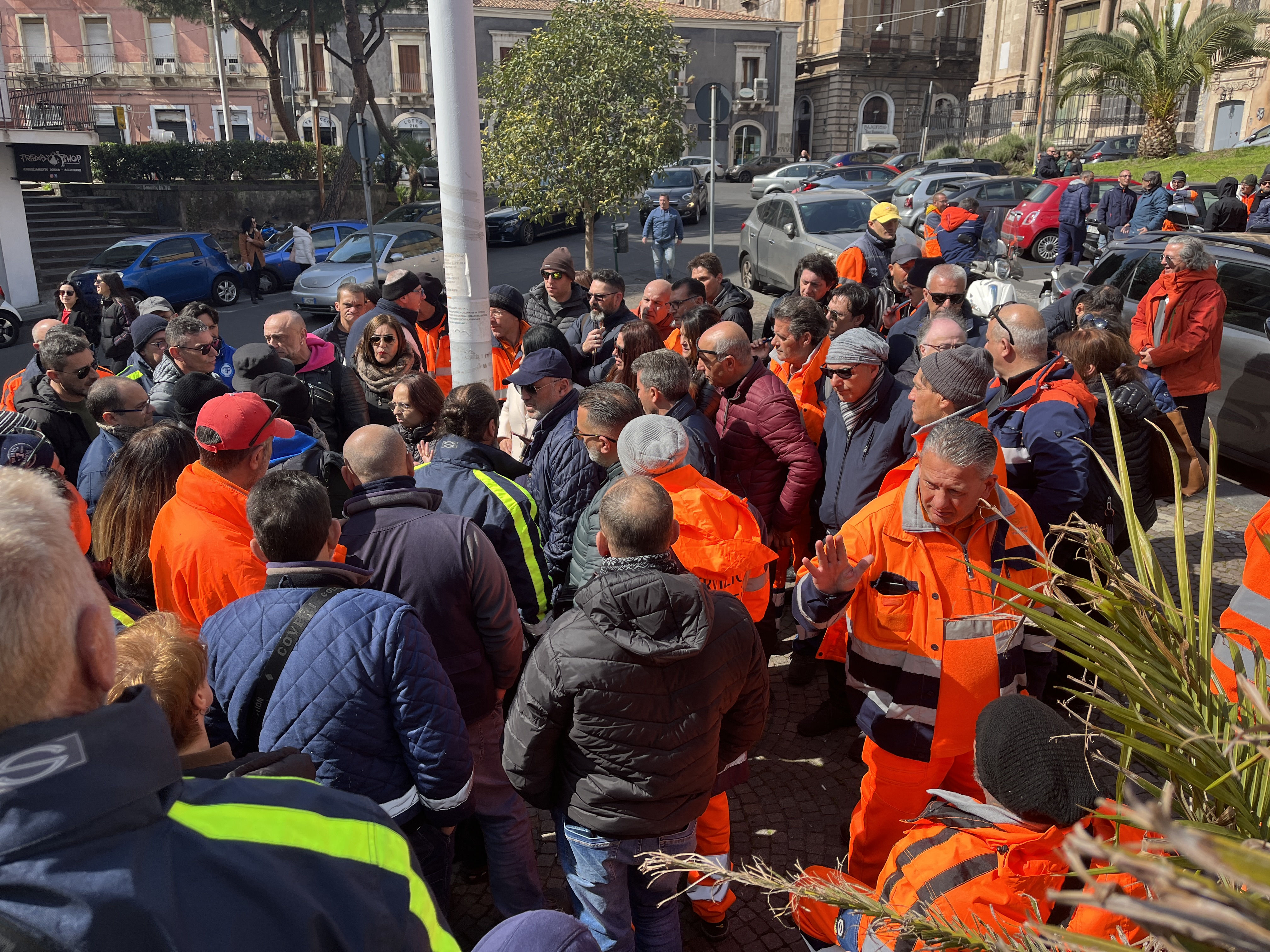 Catania, Pubbliservizi: si va verso l’orario ridotto