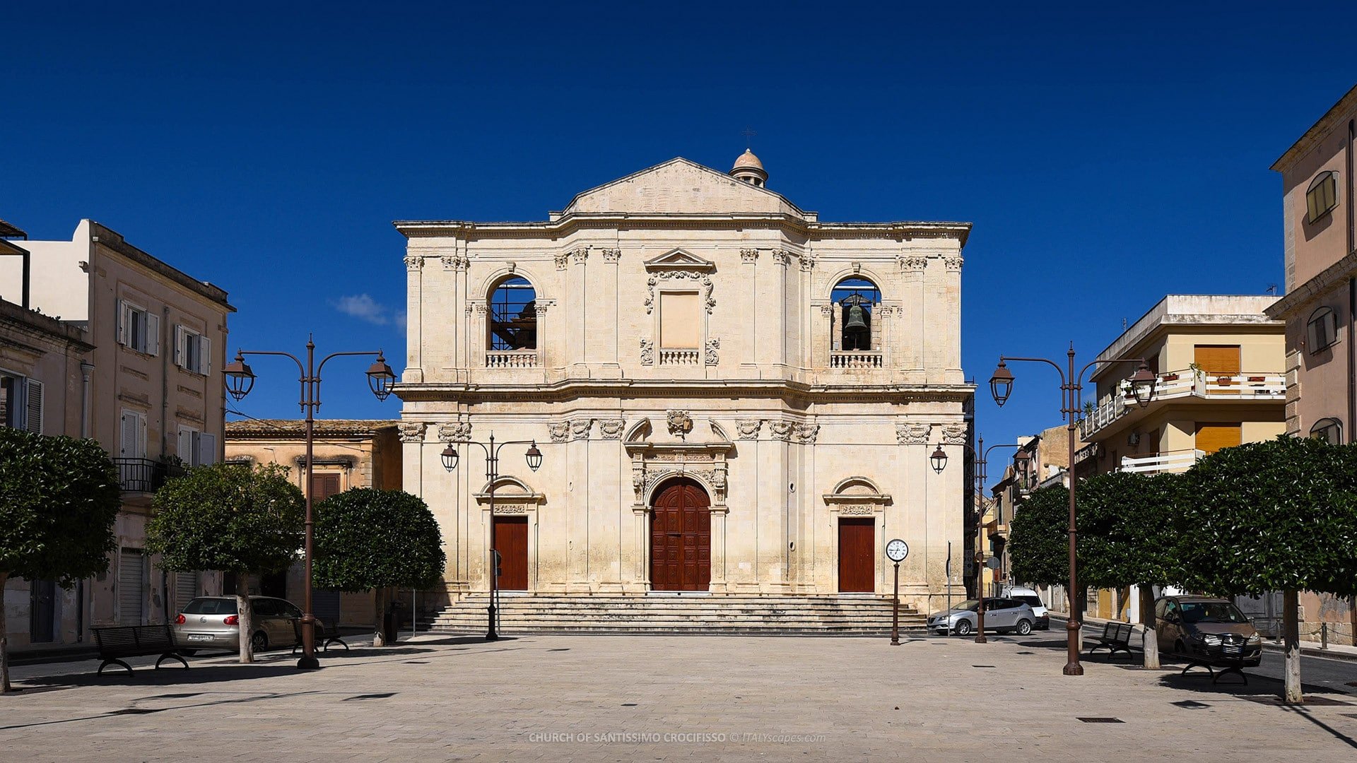 Noto, il ritorno dei fedeli alla Chiesa del Santissimo Crocifisso