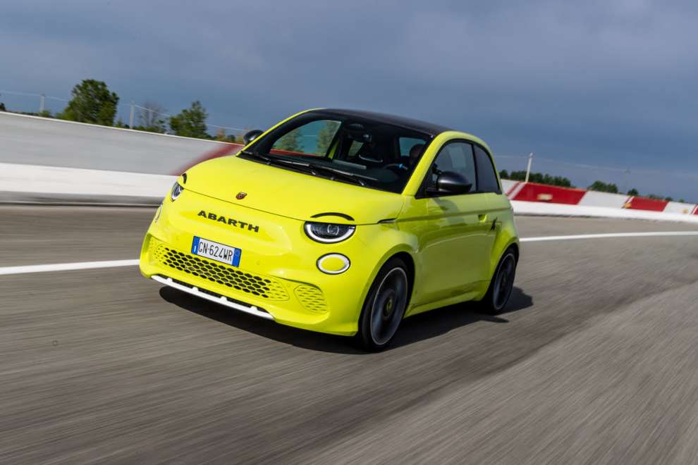 Abarth 500e, 155 cavalli di puro divertimento elettrico