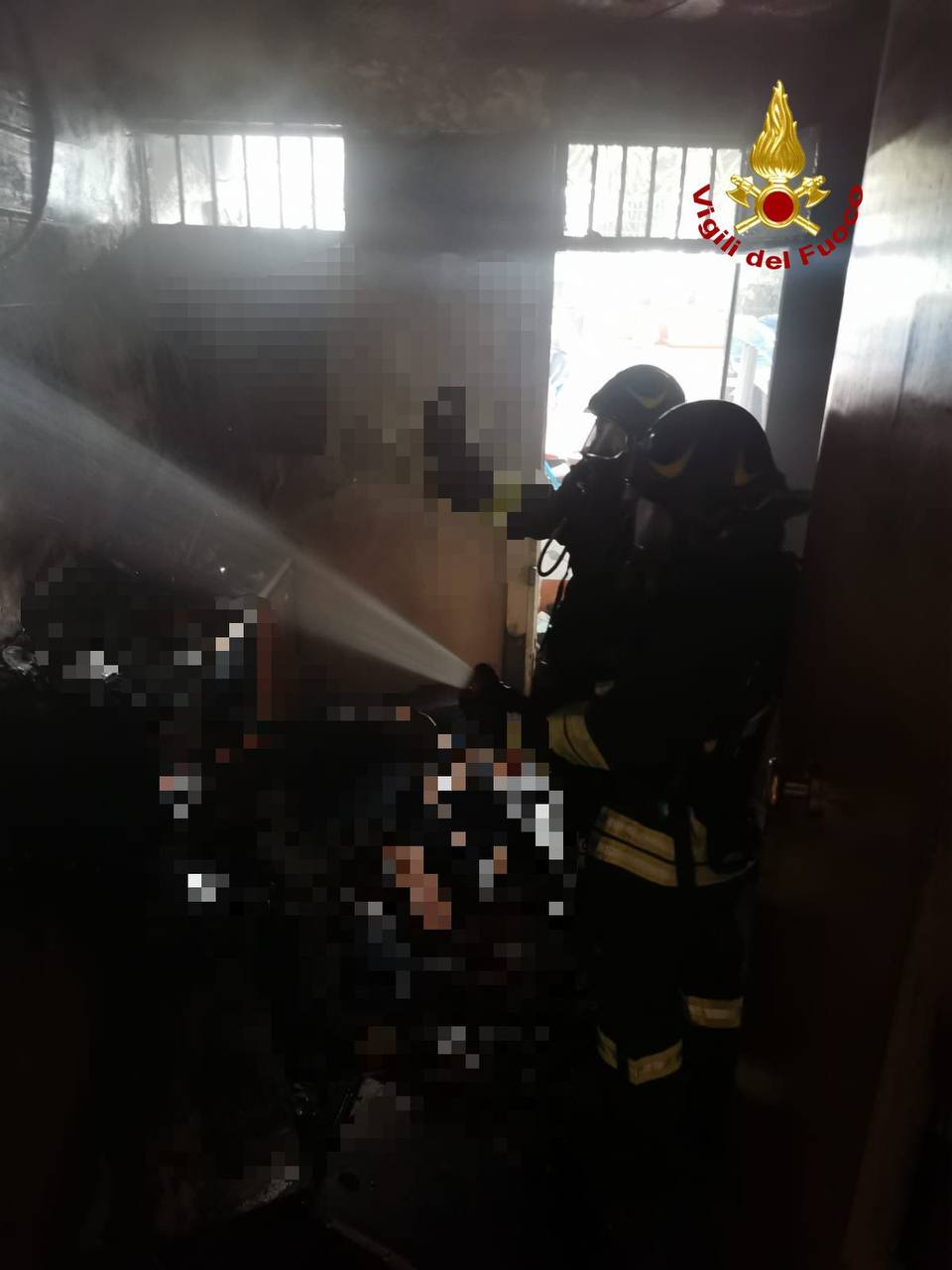 Acireale, maxi incendio in un’abitazione a Santa Tecla