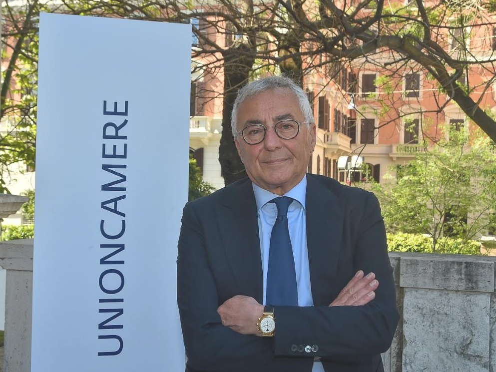 Rialzo tassi interesse, allarme di banche e imprese: “Prudenza o sarà recessione”