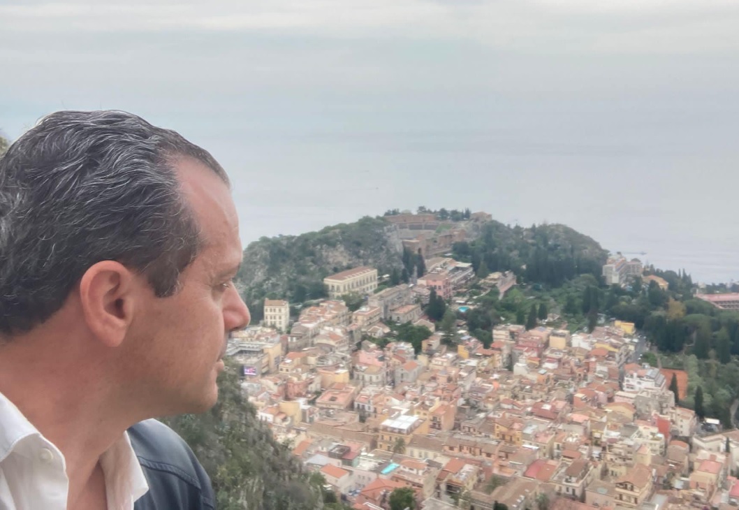 Elezioni Amministrative 2023, Cateno De Luca nuovo sindaco di Taormina: “Non vi deluderò”