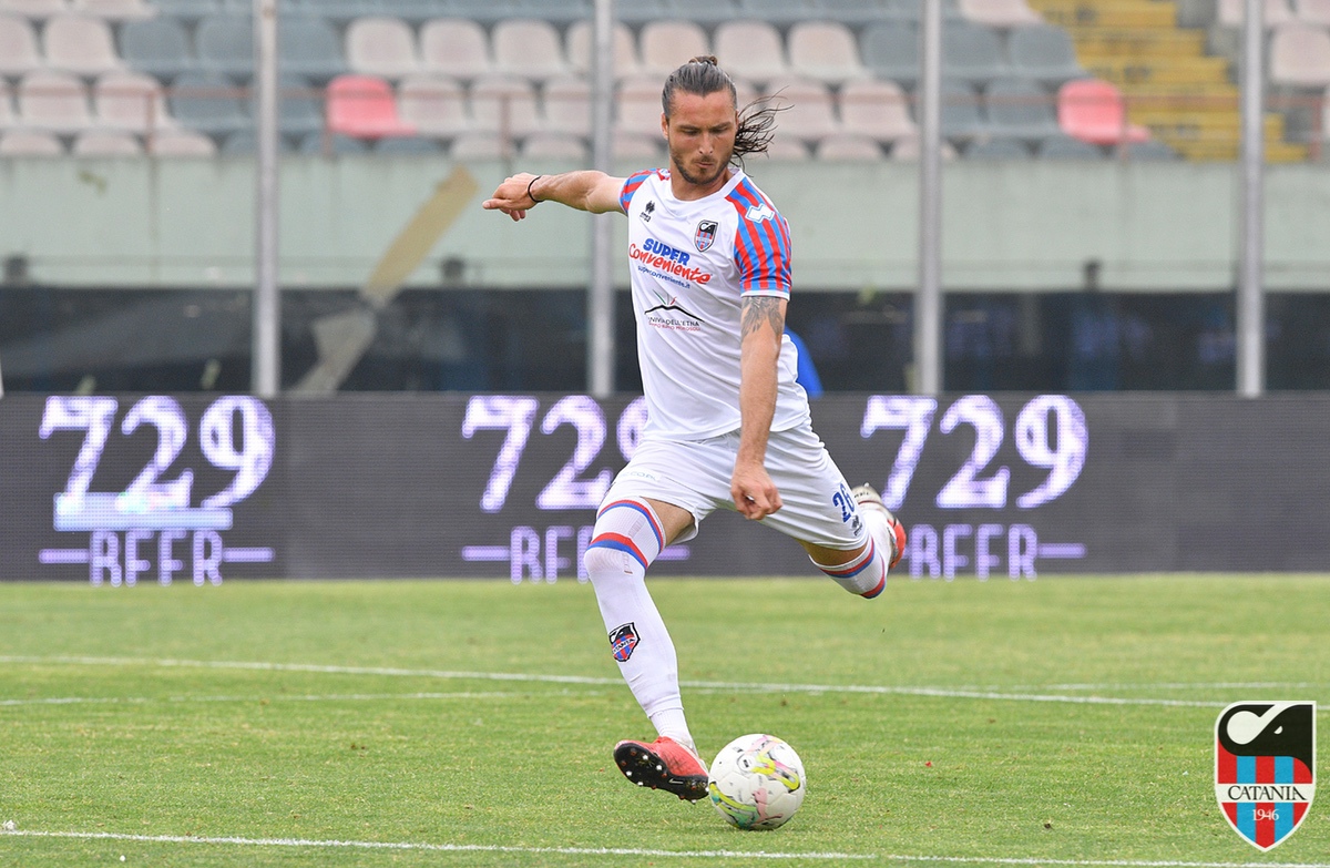 Catania, stangata per Lorenzini: 4 turni di squalifica