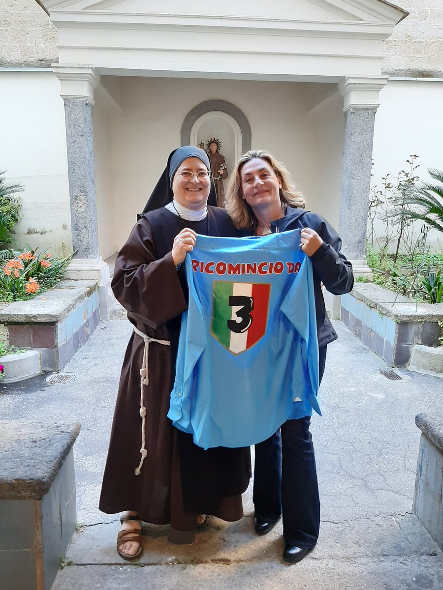 “Le Monache Cappuccine 33 ringraziano il Signore per il dono dello Scudetto a Napoli”