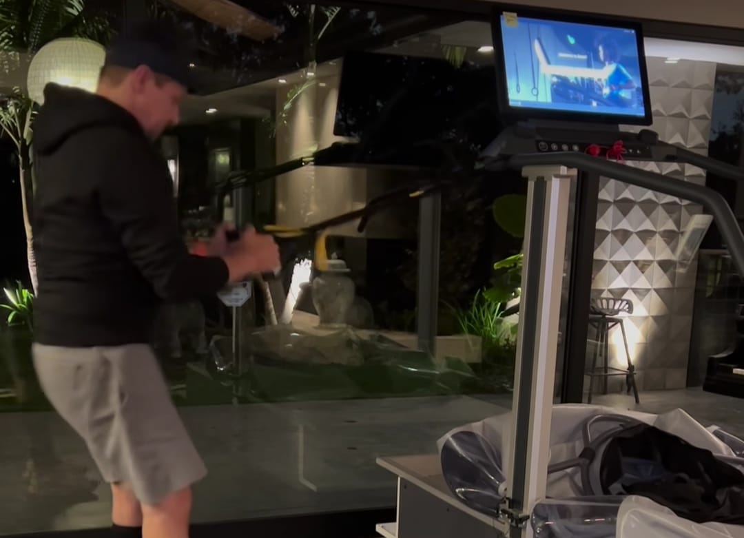 Cinema, Jeremy Renner continua il percorso di recupero: come sta la star di Avengers