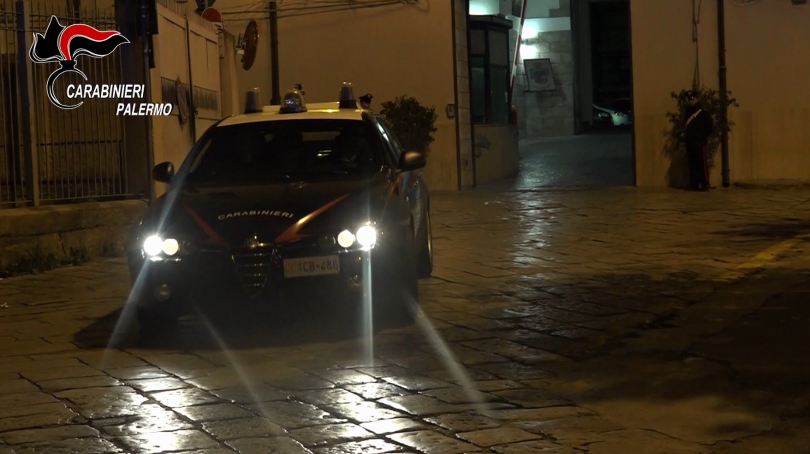 Pizzo preteso da “vespa rossa”, commerciante come “intermediario”: il caso DHL e l’arresto