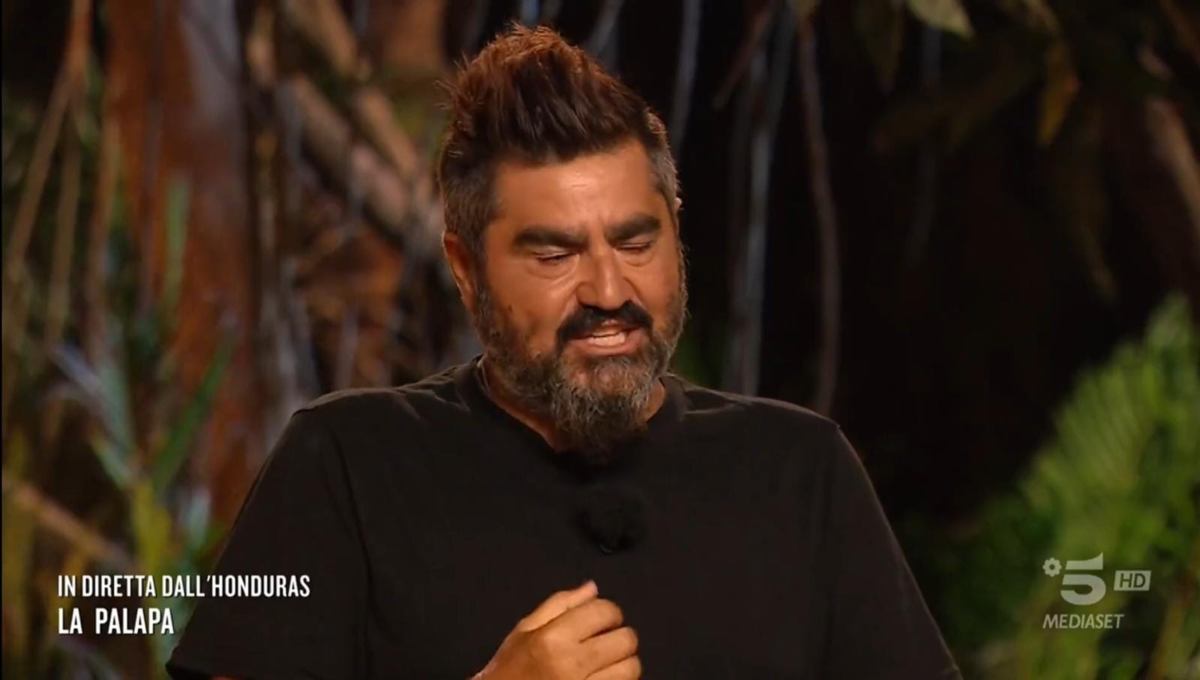 Isola dei Famosi, Paolo Noise commenta il malore e il ritiro: “Me la sono vista brutta”