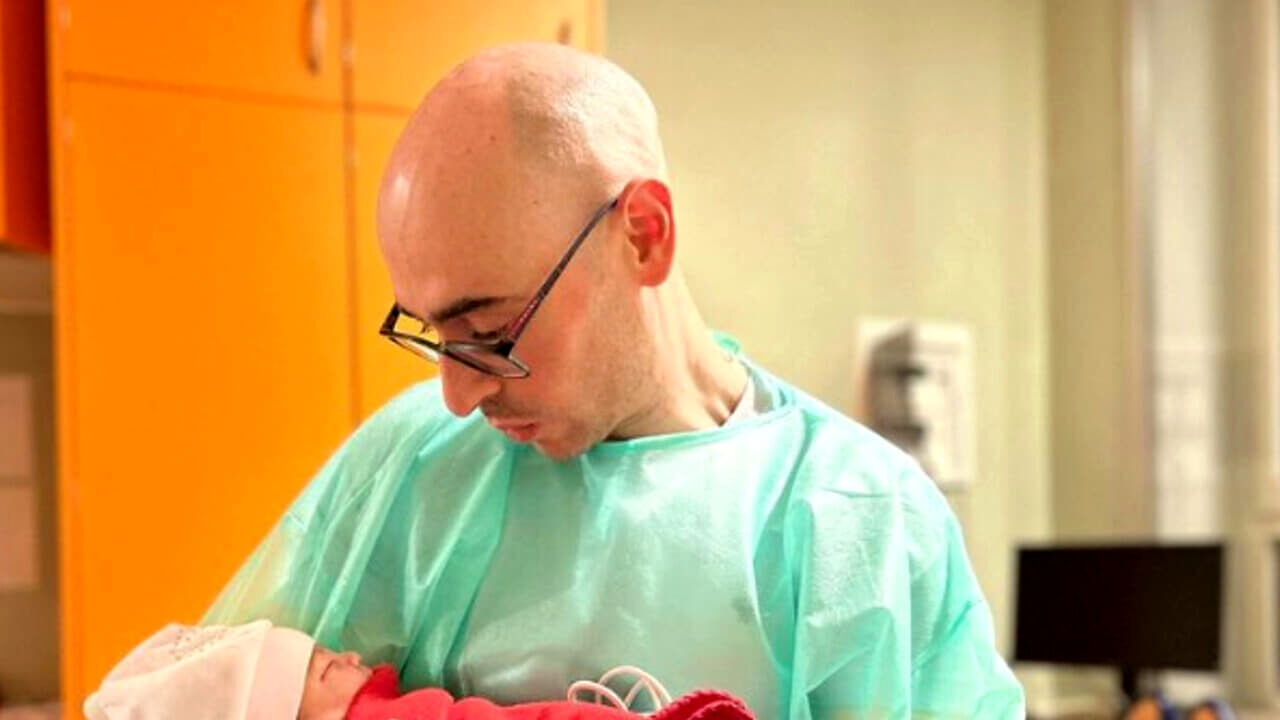 Il “guru” catanese dei computer Salvatore Aranzulla è diventato papà: la foto