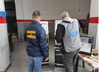 Palermo, sequestrati tre apparecchi da gioco illegali