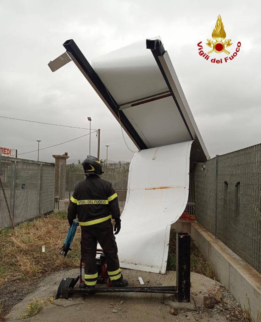 Maltempo in Sicilia, 26 interventi dei vigili del fuoco nel Catanese Maltempo in Sicilia, 26 interventi dei vigili del fuoco nel Catanese