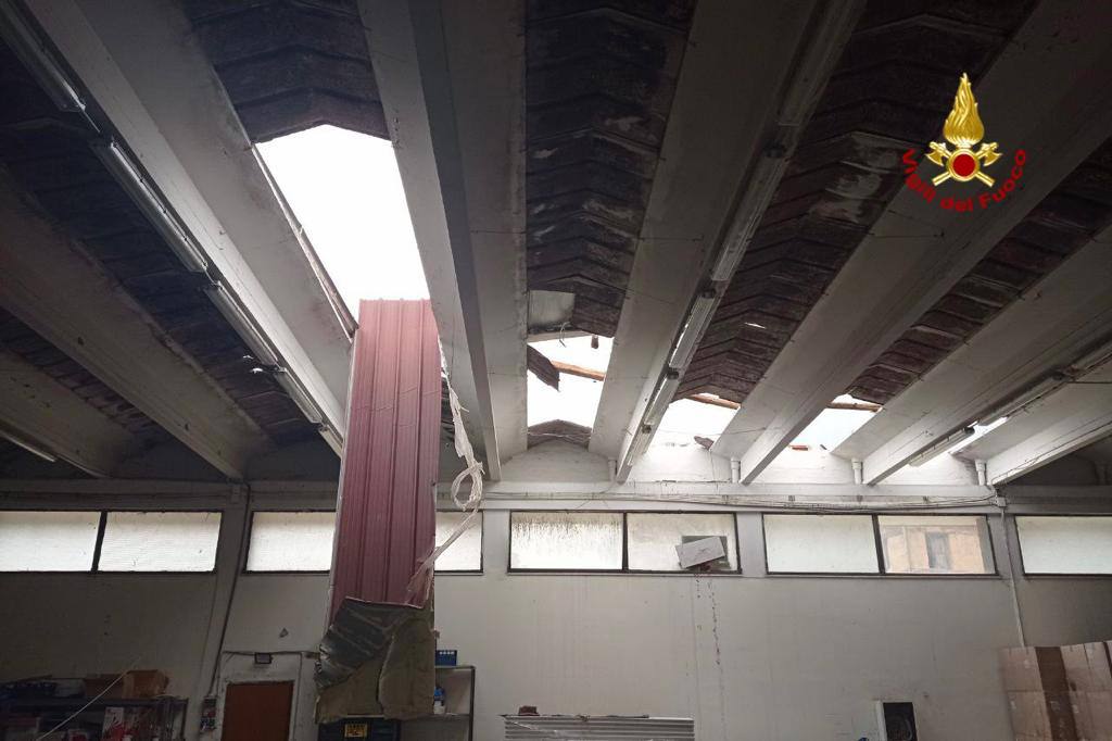 Maltempo in Sicilia, 26 interventi dei vigili del fuoco nel Catanese Maltempo in Sicilia, 26 interventi dei vigili del fuoco nel Catanese