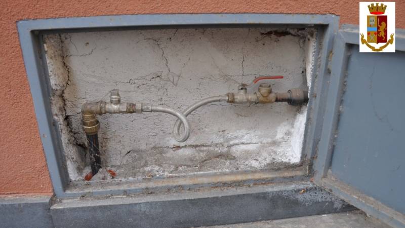 Adrano, pizzeria con acqua rubata: una denuncia