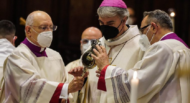 Napoli, si ripete il miracolo della liquefazione del sangue di San Gennaro