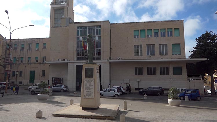 Gela, crisi politica e sindaco Greco dimissionario