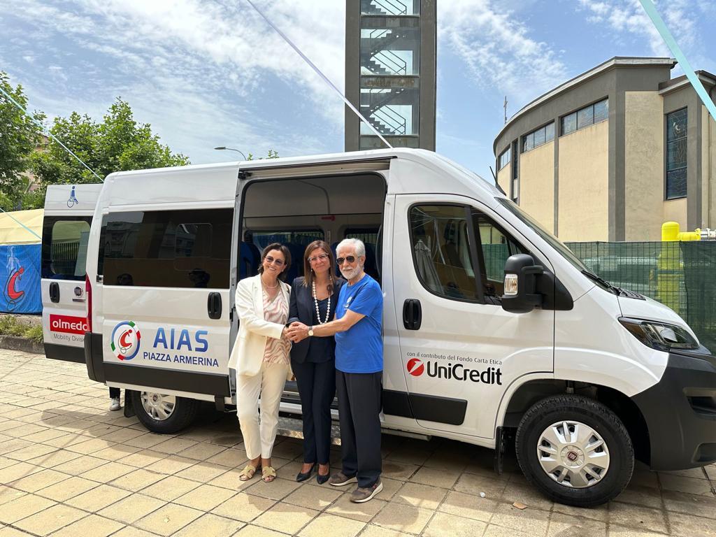Un nuovo pulmino per l’Aias di Piazza Armerina