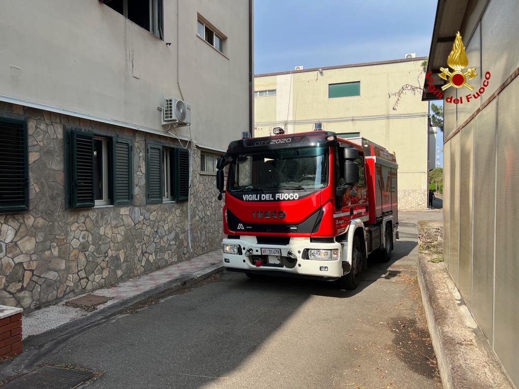 Catania, incendio in una casa di riposo a San Giovanni Galermo – FOTO