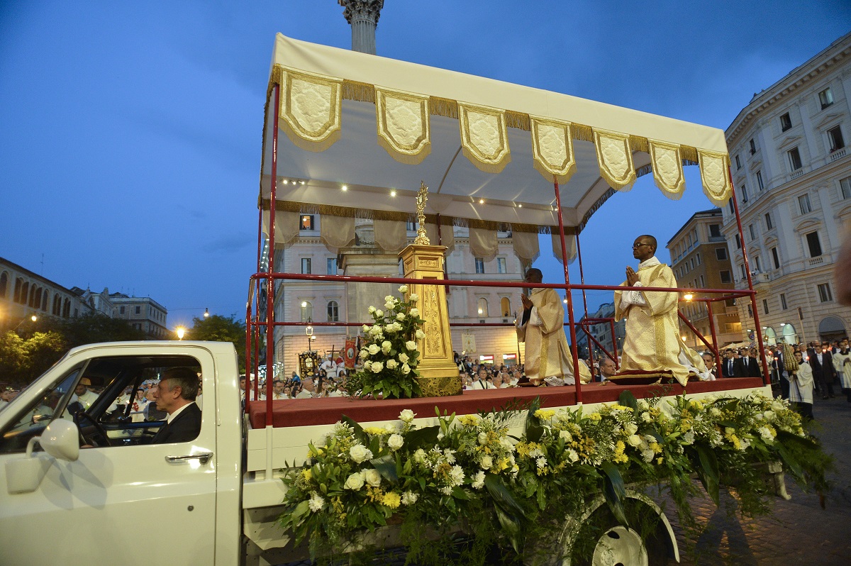 Corpus Domini 2023, domenica 11 giugno: significato, feste e infiorate e preghiera