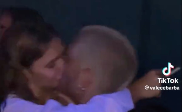 Damiano dei Maneskin beccato a baciare un’altra: “Sì, tra me e Giorgia Soleri è finita” – VIDEO