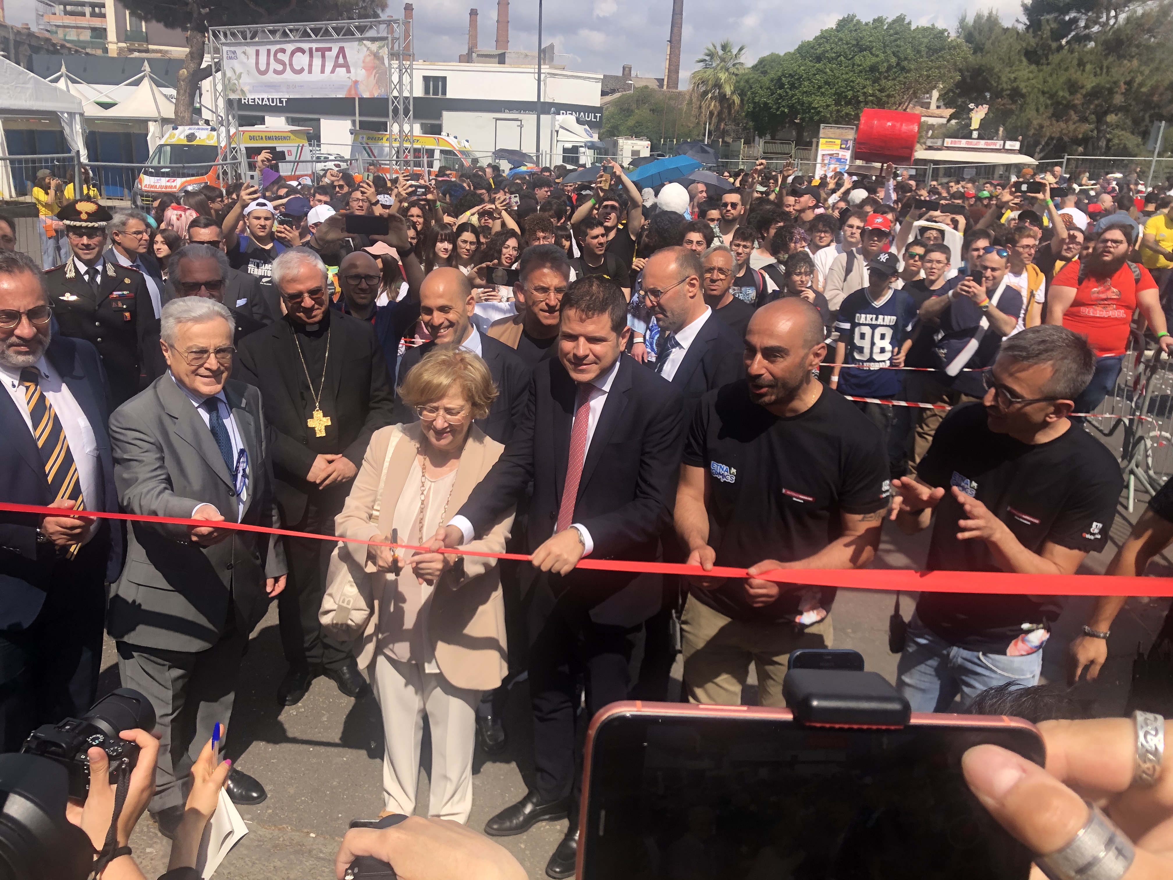 Al via Etna Comics, taglio del nastro per l’XI edizione del festival del fumetto