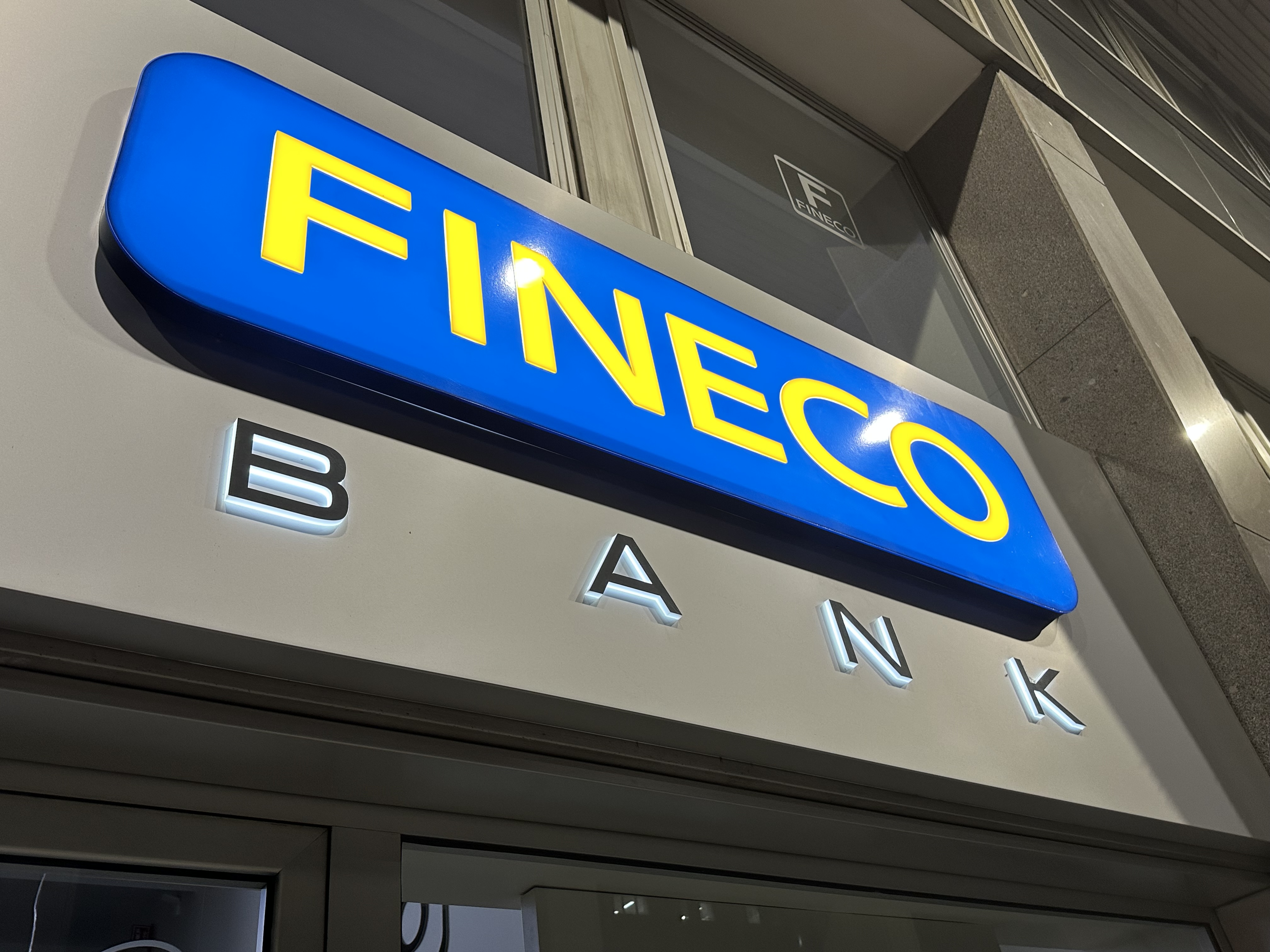 Lavoro, Fineco Bank cerca personale: ecco i profili e come inviare la domanda Lavoro, Fineco Bank cerca personale: ecco i profili e come inviare la domanda