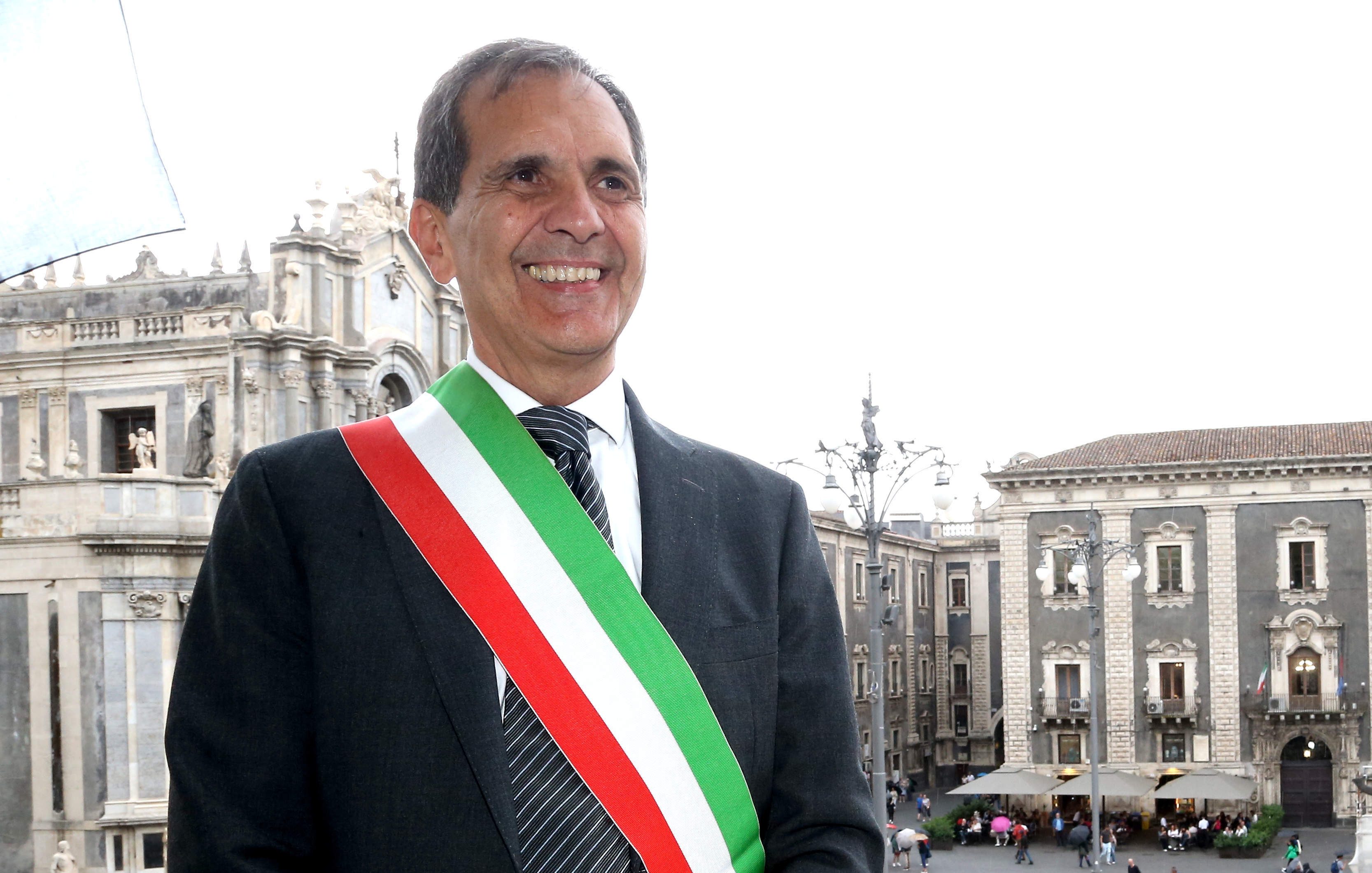 Reddito cittadinanza, per il sindaco di Catania nessun allarme: “Ecco chi incoraggia la protesta”