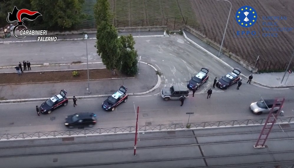 Fatturazioni false e lavori “a risparmio” con fondi Ue: 3 indagati, scatta sequestro