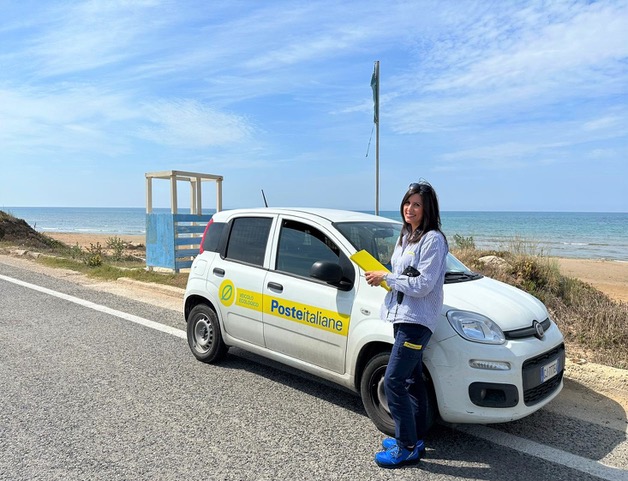 I portalettere di Poste Italiane nelle località siciliane Bandiera Blu 2023