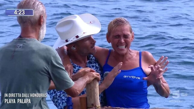 Isola dei Famosi, attacco di panico per Alessandra Drusian dei Jalisse