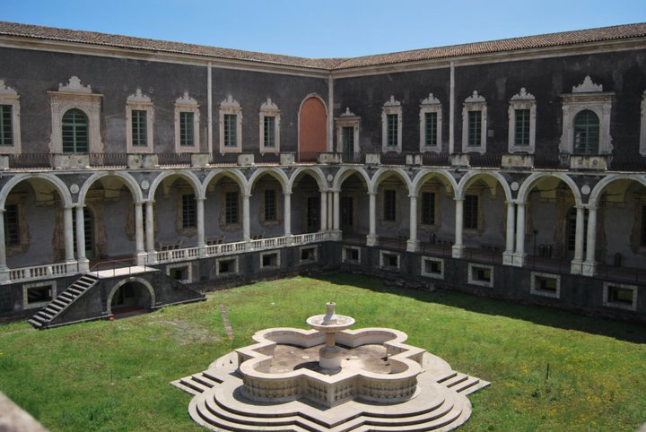 Benedettini, ascensore fuori servizio: disabili costretti a gimcana, le scuse ufficiali