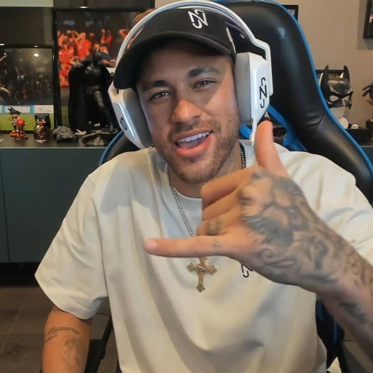 Neymar viola subito il patto sul tradimento: “Chiedo scusa alla donna che amo”