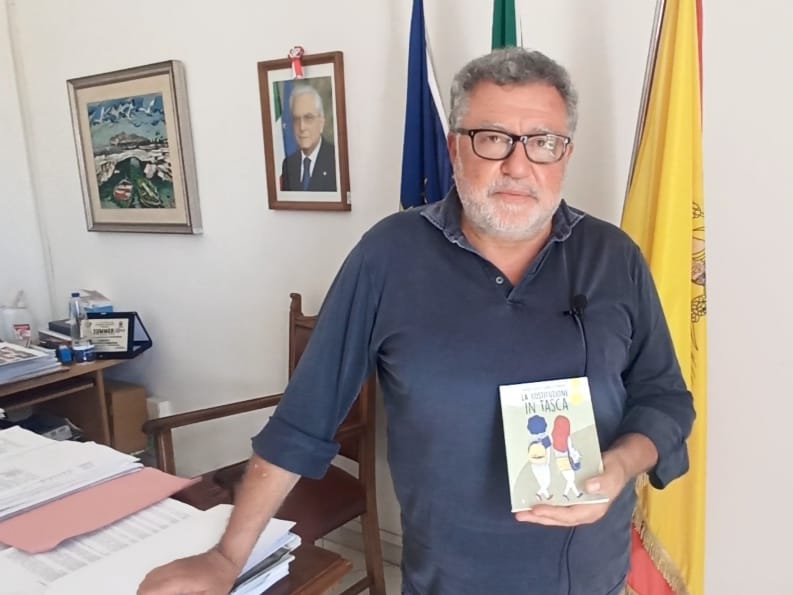2 giugno,  Festa della Repubblica, il Comune di Favignana dona libri agli studenti