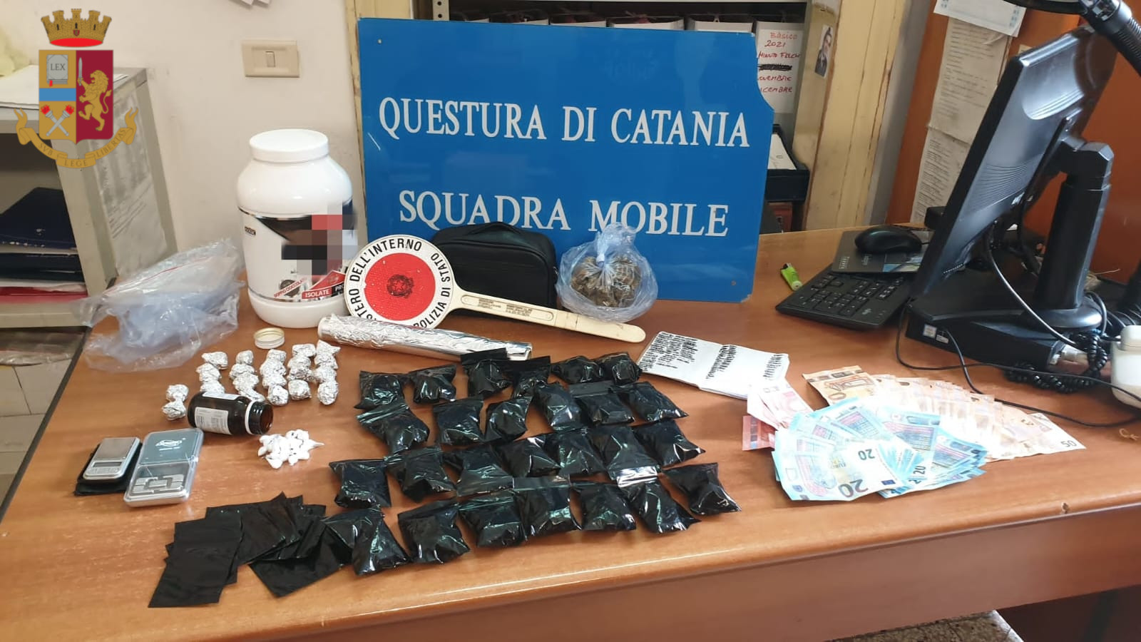 Spaccio di droga, a Catania fermato un giovane dopo un inseguimento
