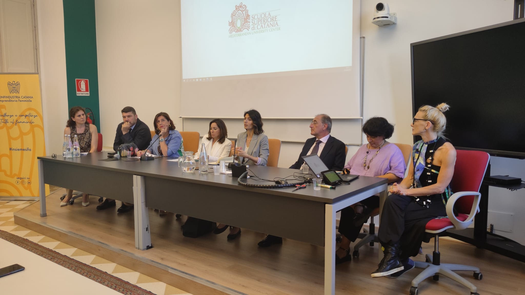 Galleria foto '“Women in Charge”, a Catania tavola rotonda su parità di genere ed empowerment femminile – VIDEO' - foto 1