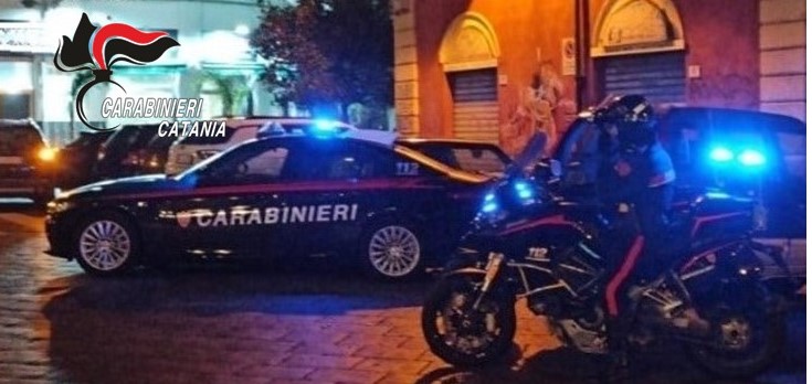 Catania, usa scooter di altro pusher: 53enne arrestato con droga negli slip