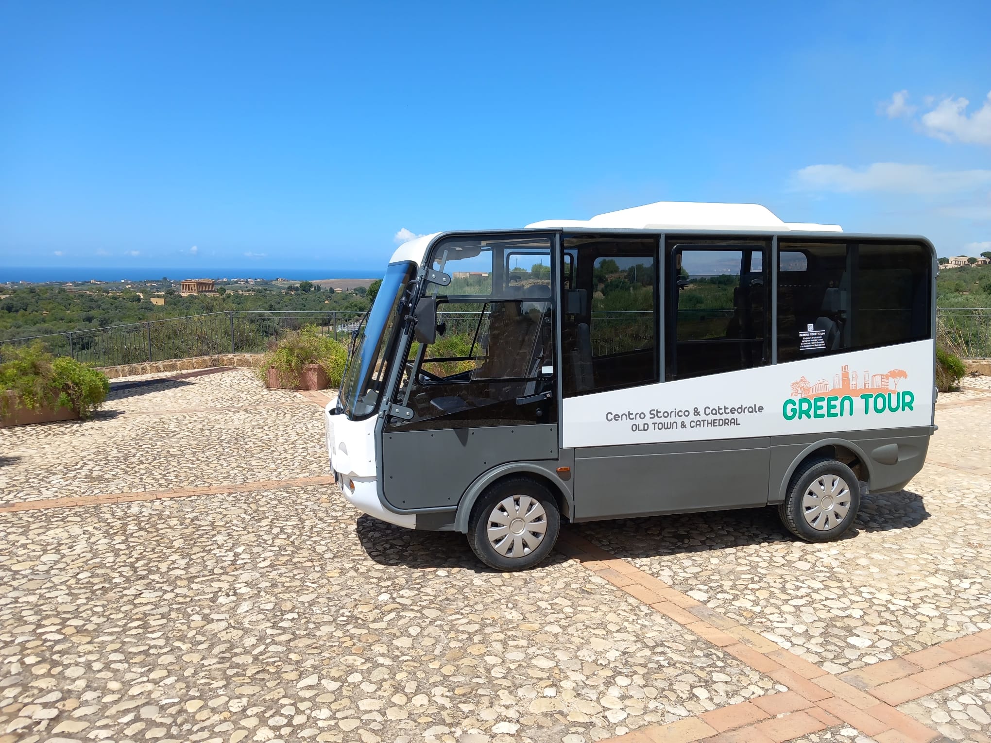 La Valle dei Templi presenta le bellezze della città