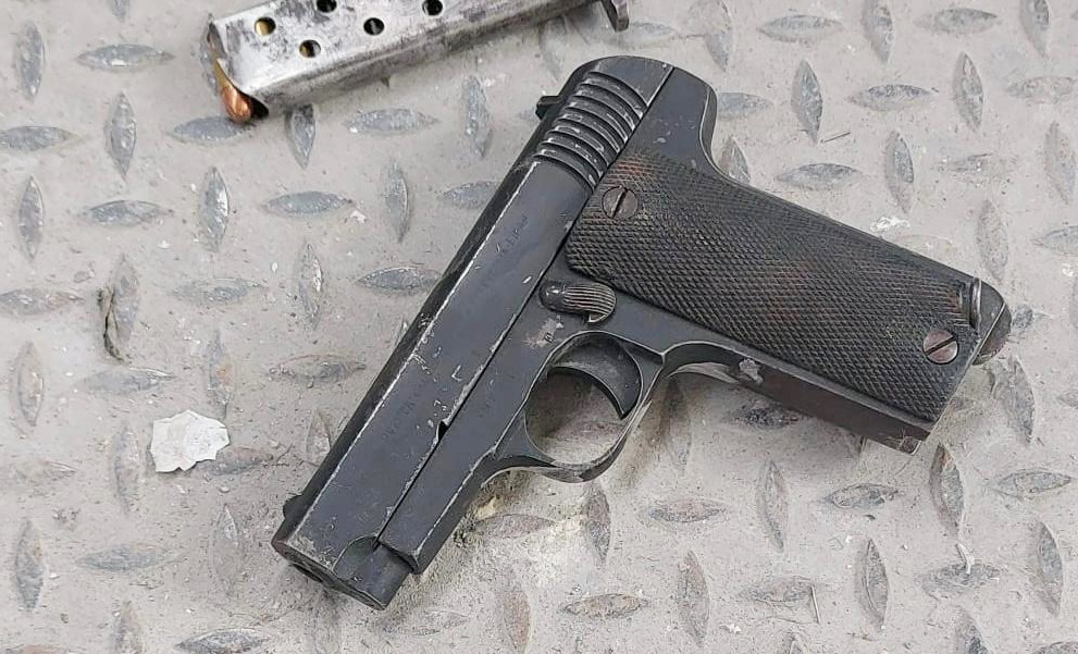 Pistola rubata in casa e contatore manomesso: arrestato 53enne ad Acireale
