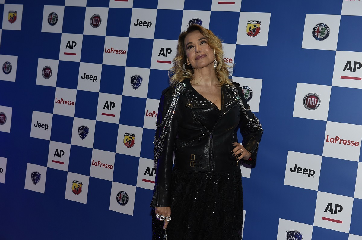 Barbara D’Urso VS Mediaset dopo l’addio a “Pomeriggio 5”: sul web meme e polemiche